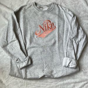 GIRLY NIKE SWEATSHIRT